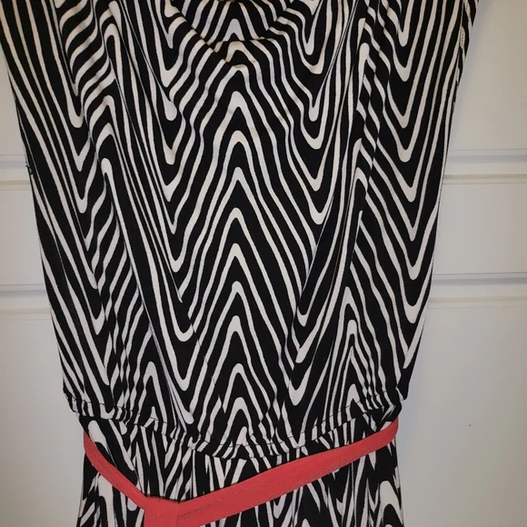 Studio I blk/wht dress w/red skirt & belt - Picture 2 of 5